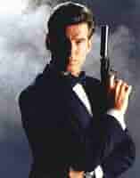 ピアースブロスナン 直筆サイン 保証書付 映画 写真 額縁付 007 ピアース・ブロスナン主演4作品と各作品に登場したオメガ
